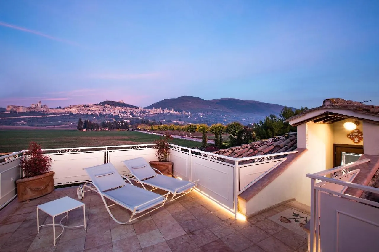 Unica Assisi Agri-Charming House Bed & Breakfast 0*,